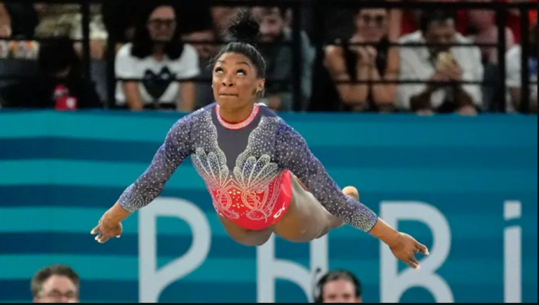  Simone Biles