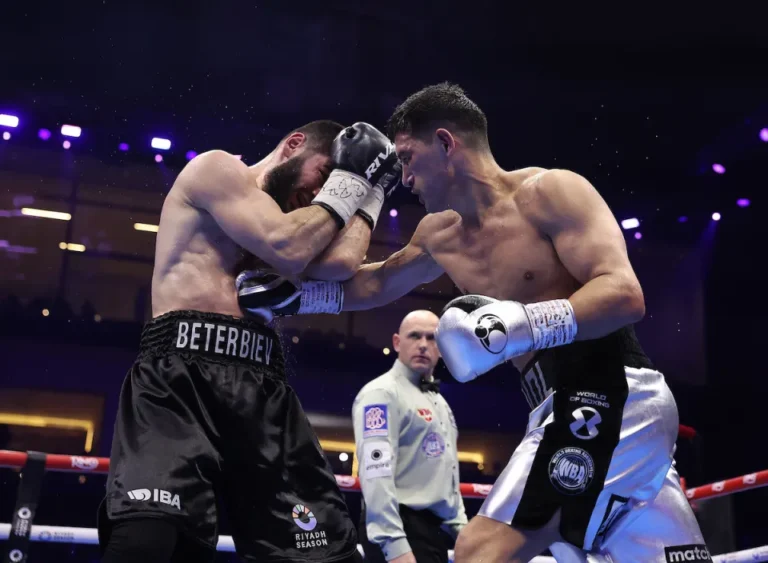 Dmitry Bivol Artur Beterbiev